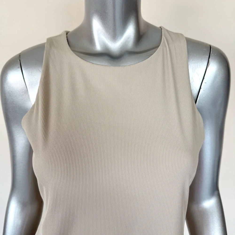 NEW!!! Tahari women tank top size M